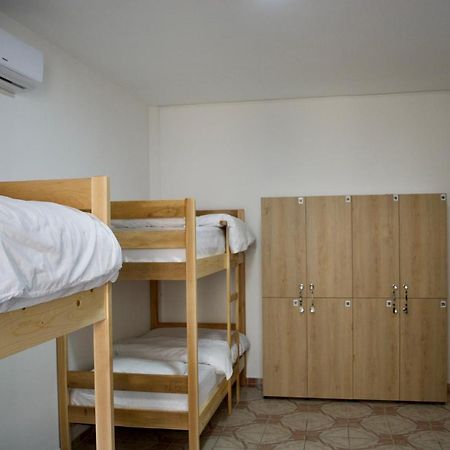 Me&You Hostel Tirana Eksteriør billede