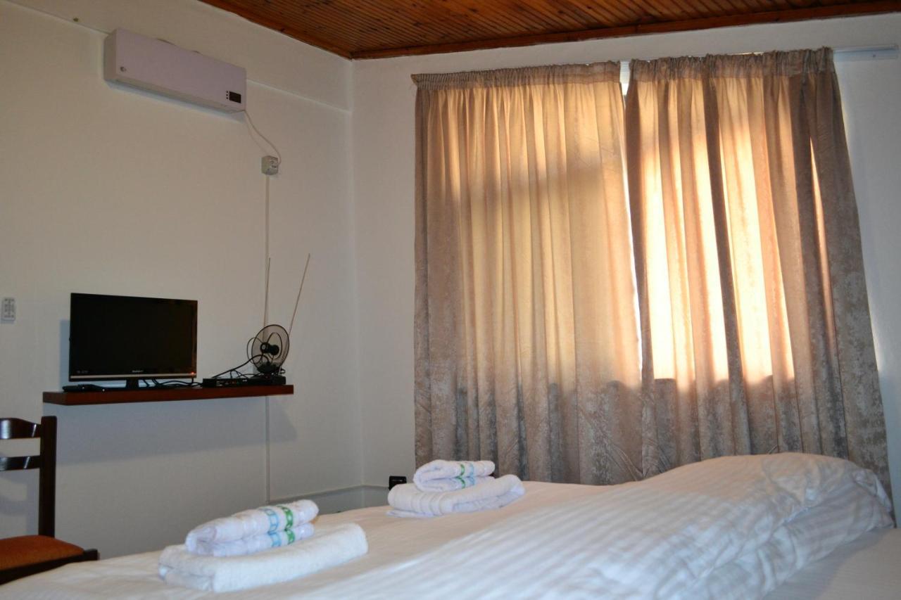 Me&You Hostel Tirana Eksteriør billede