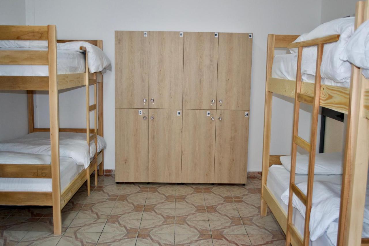 Me&You Hostel Tirana Eksteriør billede