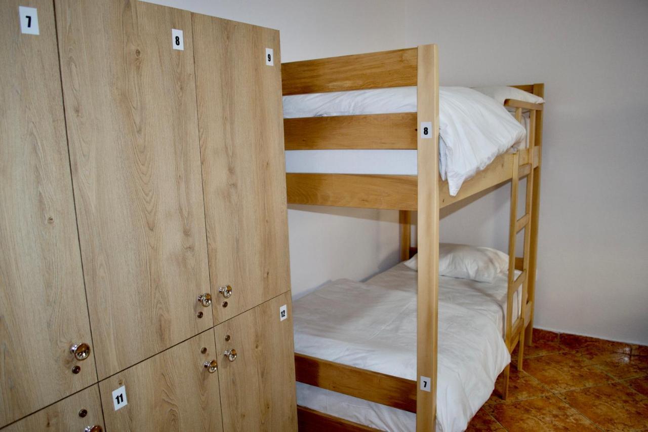 Me&You Hostel Tirana Eksteriør billede