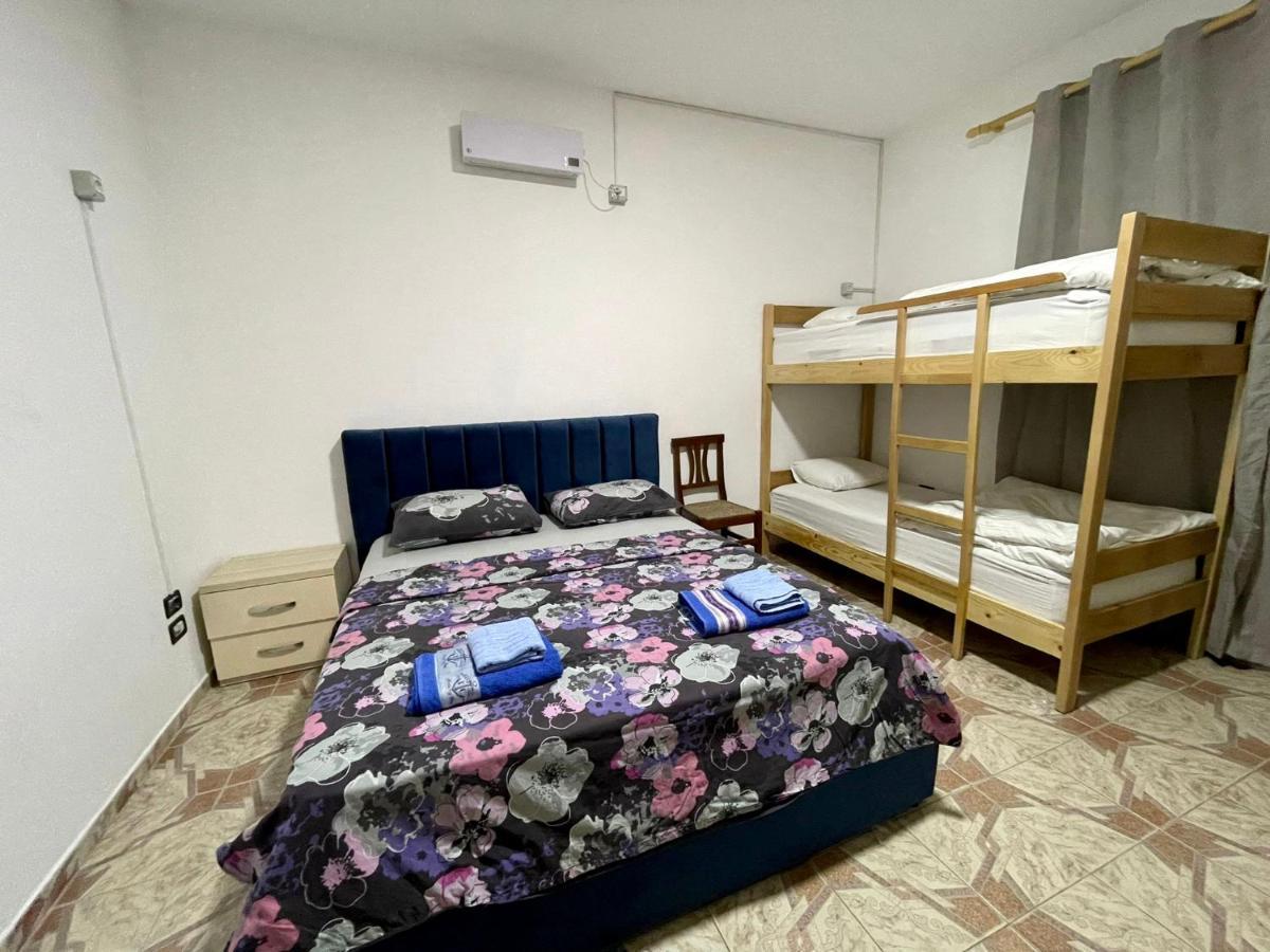 Me&You Hostel Tirana Eksteriør billede